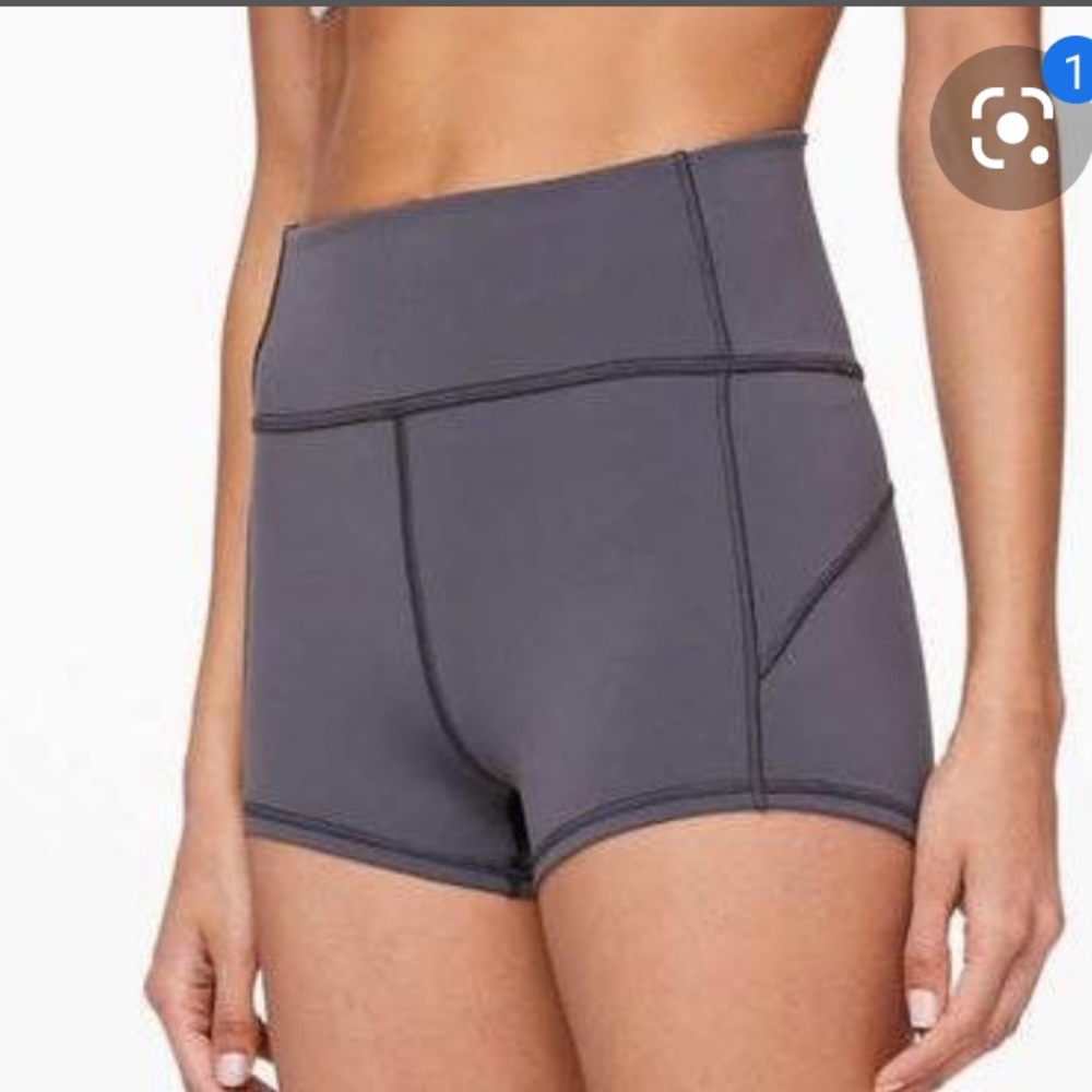 Lululemon 6 in movement short 2.5 in purple pocket